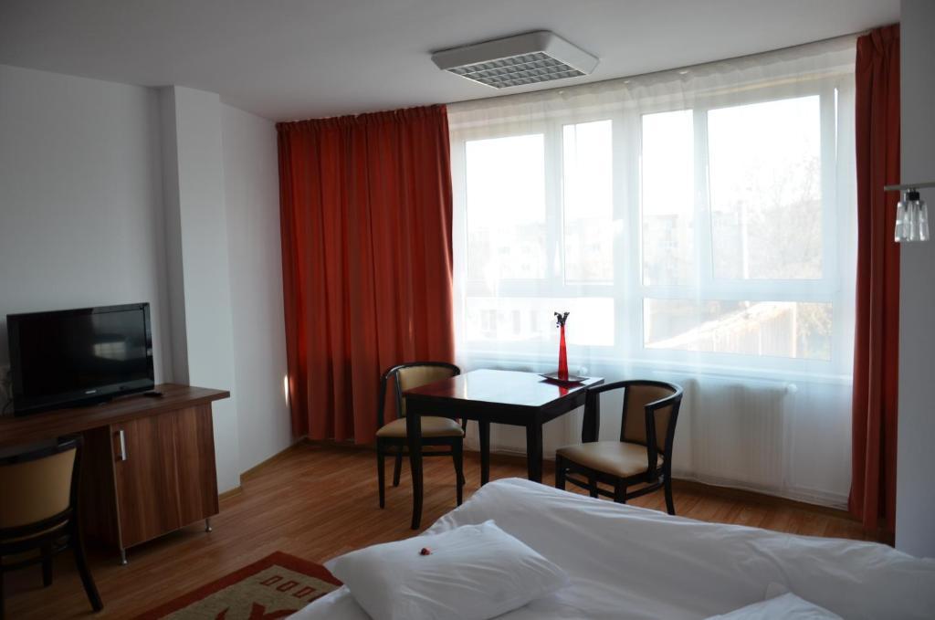 Aparthotel Zorilor Cluj-Napoca Bilik gambar